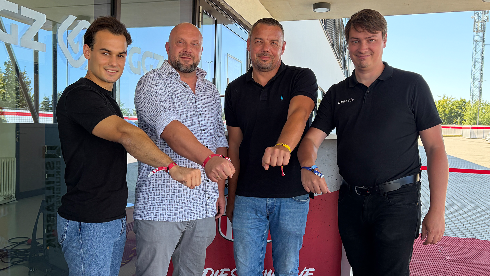 PMF AUTOMOTIVE GMBH UND PQR GMBH PRÄSENTIEREN KÜNFTIG DIE VIP-EINLASSBÄNDCHEN DES FSV ZWICKAU